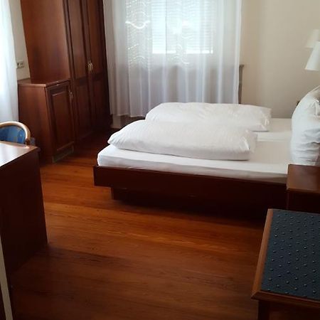Hotel Gaststaette Peperoni Biberach an der Riß Esterno foto