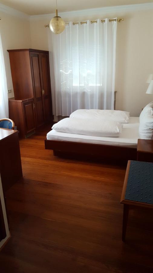 Hotel Gaststaette Peperoni Biberach an der Riß Esterno foto